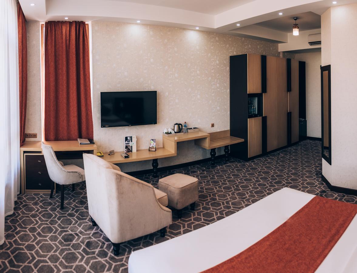 Megapolis Hotel 쉼켄트 외부 사진