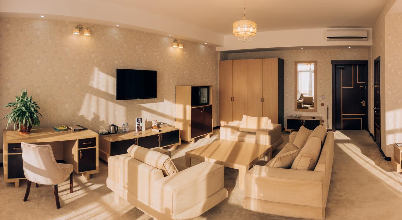 Megapolis Hotel 쉼켄트 외부 사진